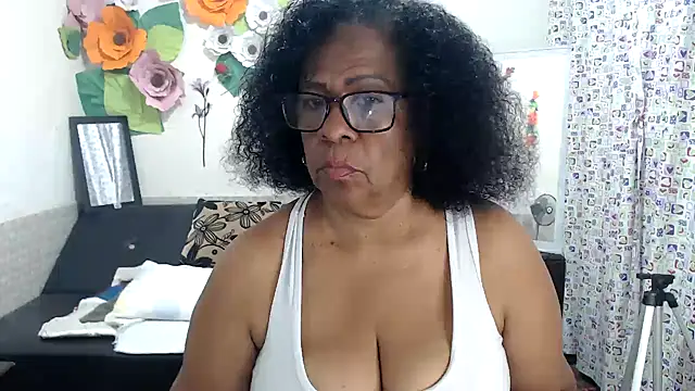 Snapshot of Yayis-hot-sexyw chatting on 02-19-25, 10:53 Yayis-hot-sexyw online show from 02-19-25, 10:53