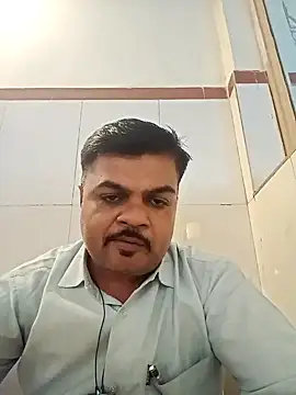 Snapshot of Desi_Londa_143 chatting on 03-20-25, 08:31 Desi Londa 143 online show from 03-20-25, 08:31