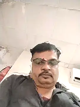 Snapshot of Desi_Londa_143 chatting on 10-13-25, 11:45 Desi Londa 143 online show from 10-13-25, 11:45