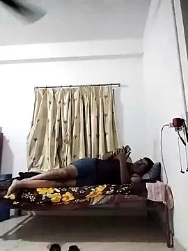 Snapshot of Desi_Londa_143 chatting on 10-08-25, 05:02 Desi Londa 143 online show from 10-08-25, 05:02