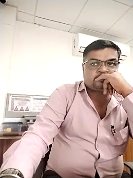 Snapshot of Desi_Londa_143 chatting on 09-15-25, 05:30 Desi Londa 143 online show from 09-15-25, 05:30