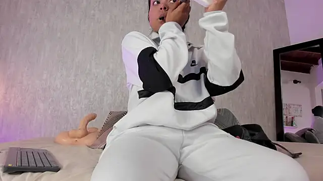 Eva Zc online show from 11-06-25, 12:53