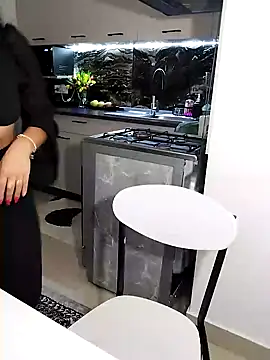 hot-babygirl online show from 11-13-25, 08:35