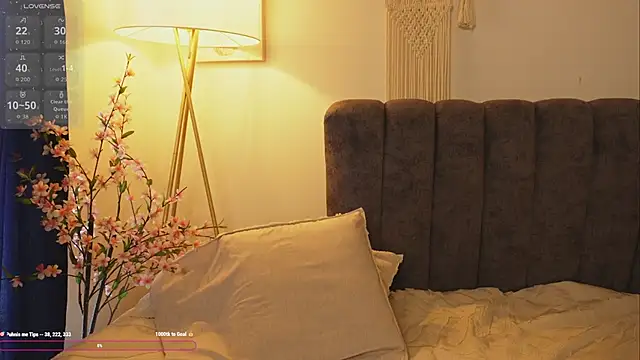 Snapshot of bunnycuteshy chatting on 09-18-25, 02:53 bunnycuteshy online show from 09-18-25, 02:53