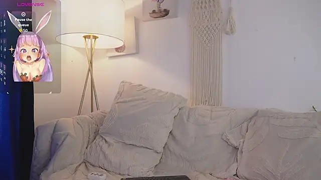 Snapshot of bunnycuteshy chatting on 12-17-25, 02:00 bunnycuteshy online show from 12-17-25, 02:00