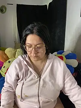 MsConejitaa online show from 12-17-25, 06:24