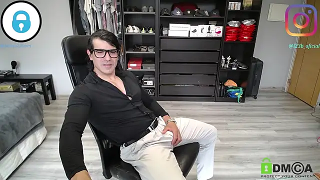 Snapshot of samricci21 chatting on 04-08-26, 01:12 samricci21 online show from 04-08-26, 01:12