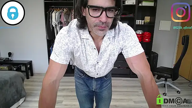 Snapshot of samricci21 chatting on 04-12-26, 11:02 samricci21 online show from 04-12-26, 11:02