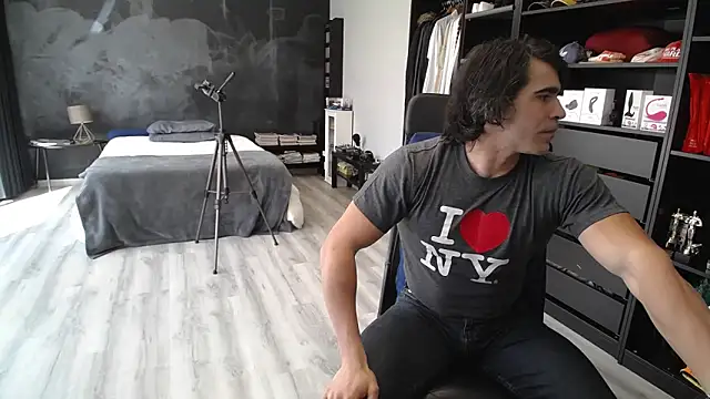 Snapshot of samricci21 chatting on 03-10-26, 01:04 samricci21 online show from 03-10-26, 01:04