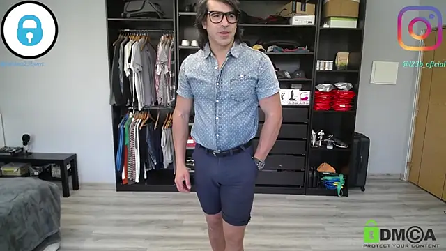 Snapshot of samricci21 chatting on 04-09-26, 10:43 samricci21 online show from 04-09-26, 10:43