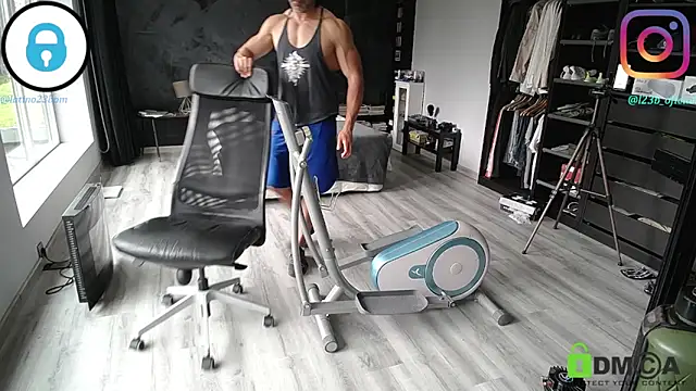 Snapshot of samricci21 chatting on 03-20-26, 10:05 samricci21 online show from 03-20-26, 10:05