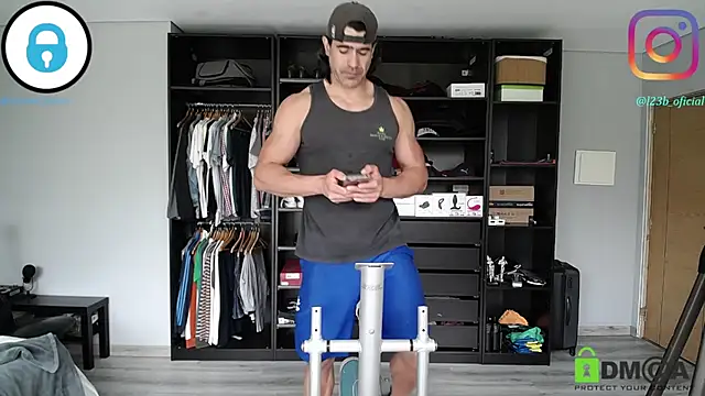 Snapshot of samricci21 chatting on 04-07-26, 08:27 samricci21 online show from 04-07-26, 08:27