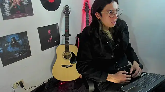 shelby  hotshoww online show from 02-05-25, 10:55