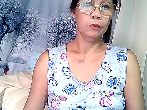 Snapshot of urwife_tobe chatting on 09-21-25, 09:09 urwife tobe online show from 09-21-25, 09:09
