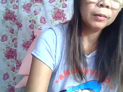 Snapshot of urwife_tobe chatting on 01-11-25, 09:04 urwife tobe online show from 01-11-25, 09:04