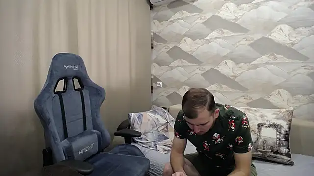 Snapshot of SerzhKorol1 chatting on 10-22-25, 06:46 SerzhKorol1 online show from 10-22-25, 06:46