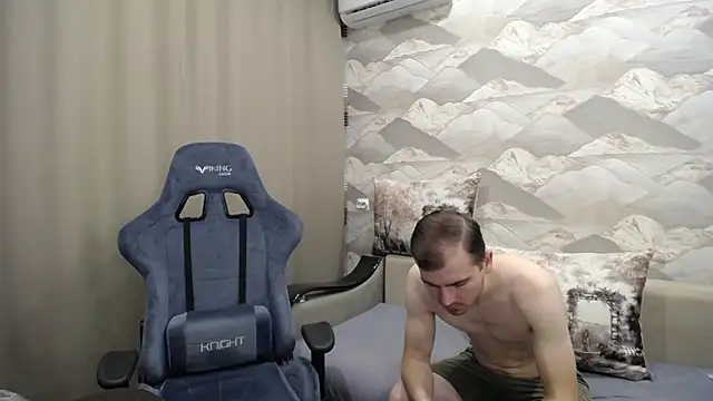 Snapshot of SerzhKorol1 chatting on 11-11-25, 05:13 SerzhKorol1 online show from 11-11-25, 05:13