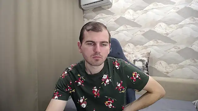 Snapshot of SerzhKorol1 chatting on 12-05-25, 04:33 SerzhKorol1 online show from 12-05-25, 04:33