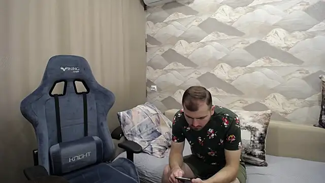 Snapshot of SerzhKorol1 chatting on 10-17-25, 07:22 SerzhKorol1 online show from 10-17-25, 07:22