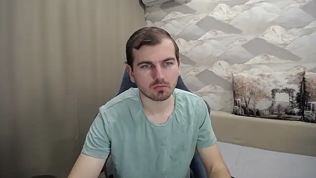 Snapshot of SerzhKorol1 chatting on 01-08-26, 08:53 SerzhKorol1 online show from 01-08-26, 08:53