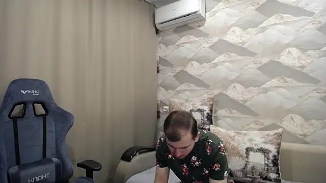 Snapshot of SerzhKorol1 chatting on 11-29-25, 08:14 SerzhKorol1 online show from 11-29-25, 08:14