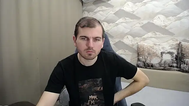 Snapshot of SerzhKorol1 chatting on 12-22-25, 06:02 SerzhKorol1 online show from 12-22-25, 06:02