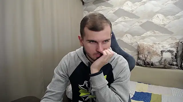 Snapshot of SerzhKorol1 chatting on 10-01-25, 01:04 SerzhKorol1 online show from 10-01-25, 01:04