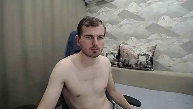 Snapshot of SerzhKorol1 chatting on 11-15-25, 04:44 SerzhKorol1 online show from 11-15-25, 04:44