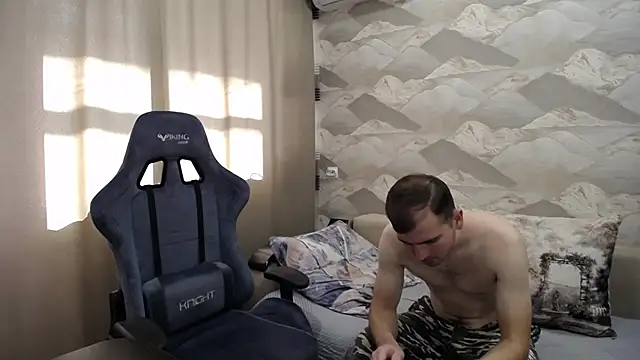 Snapshot of SerzhKorol1 chatting on 10-27-25, 06:47 SerzhKorol1 online show from 10-27-25, 06:47