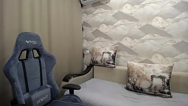 Snapshot of SerzhKorol1 chatting on 12-02-25, 03:52 SerzhKorol1 online show from 12-02-25, 03:52