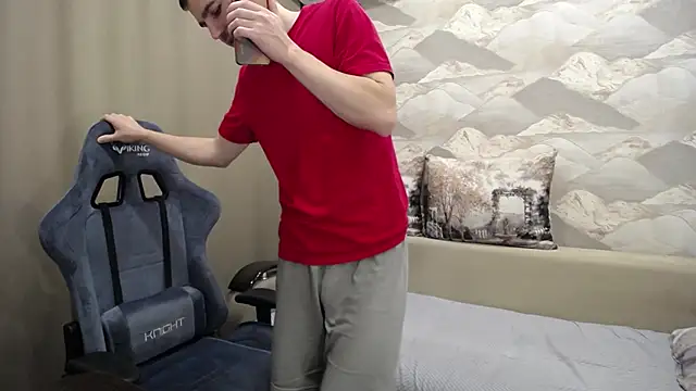 Snapshot of SerzhKorol1 chatting on 11-20-25, 04:57 SerzhKorol1 online show from 11-20-25, 04:57