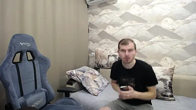 Snapshot of SerzhKorol1 chatting on 11-15-25, 04:38 SerzhKorol1 online show from 11-15-25, 04:38