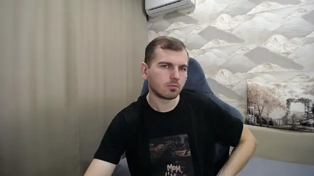 Snapshot of SerzhKorol1 chatting on 10-30-25, 05:39 SerzhKorol1 online show from 10-30-25, 05:39