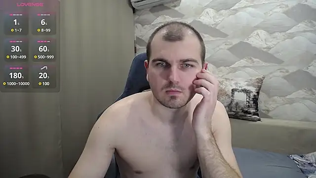 Snapshot of SerzhKorol1 chatting on 03-11-25, 03:45 SerzhKorol1 online show from 03-11-25, 03:45