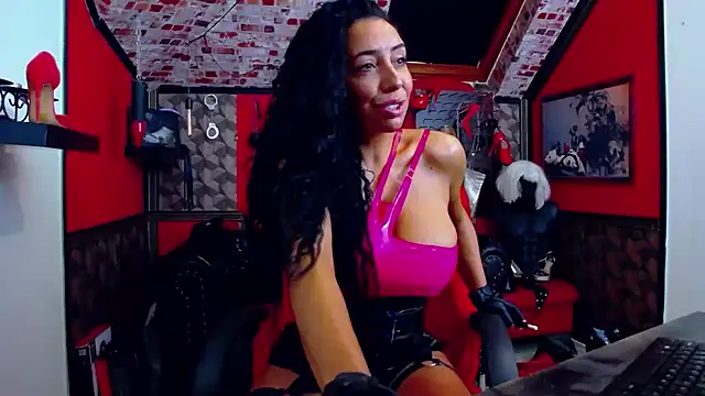 Snapshot of DommeBellatrix chatting on 05-10-26, 05:44 DommeBellatrix online show from 05-10-26, 05:44