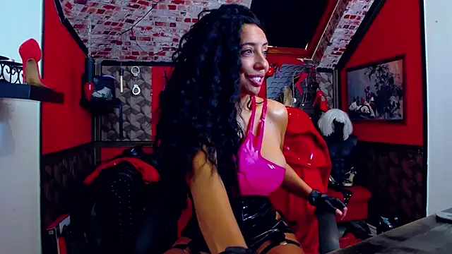 Snapshot of DommeBellatrix chatting on 05-02-26, 05:56 DommeBellatrix online show from 05-02-26, 05:56