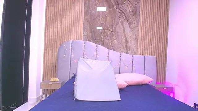 arletmss online show from 12-21-25, 03:08