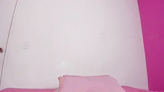 Snapshot of karli_sweet chatting on 12-24-24, 06:06 karli sweet online show from 12-24-24, 06:06