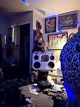 Vonniecd online show from 04-21-26, 06:09