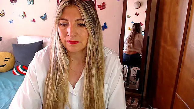 Jolie-Mature online show from 10-18-25, 08:00