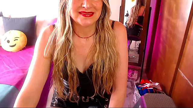 Jolie-Mature online show from 11-09-25, 06:23