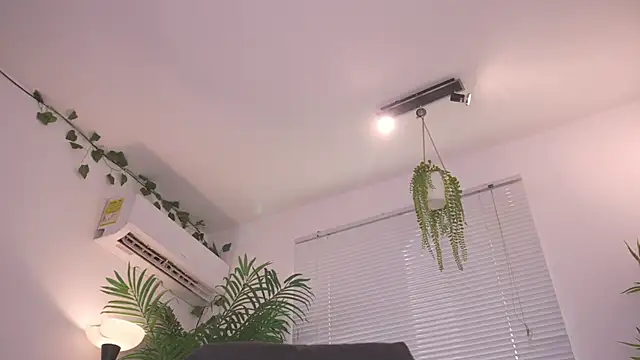 Snapshot of Cooper-Reds chatting on 10-25-25, 08:31 Cooper-Reds online show from 10-25-25, 08:31