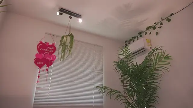 Snapshot of Cooper-Reds chatting on 02-20-26, 08:33 Cooper-Reds online show from 02-20-26, 08:33