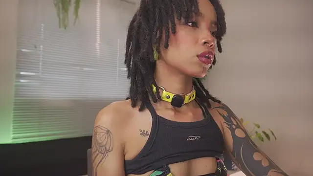 Snapshot of Cooper-Reds chatting on 02-06-26, 03:52 Cooper-Reds online show from 02-06-26, 03:52