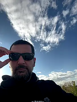 Snapshot of TigerOne19 chatting on 10-27-25, 01:23 TigerOne19 online show from 10-27-25, 01:23