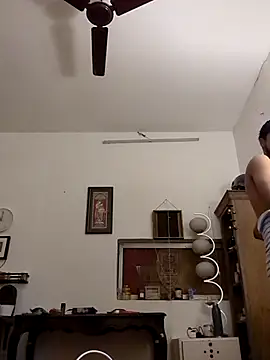  IRRESISTIBLE  online show from 11-03-25, 05:34