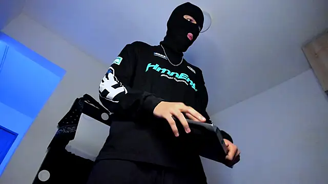 Samuel Suarez online show from 11-14-25, 02:48