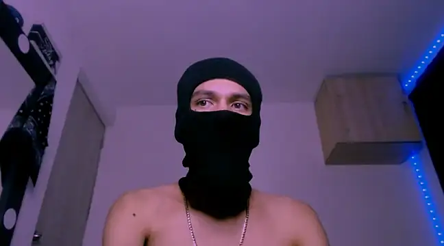 Snapshot of Samuel_Suarez chatting on 02-26-25, 03:14 Samuel Suarez online show from 02-26-25, 03:14