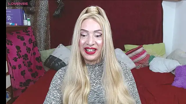 Snapshot of elena_evans chatting on 04-18-26, 11:16 elena evans online show from 04-18-26, 11:16