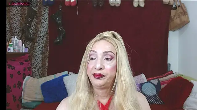 Snapshot of elena_evans chatting on 06-05-26, 05:40 elena evans online show from 06-05-26, 05:40
